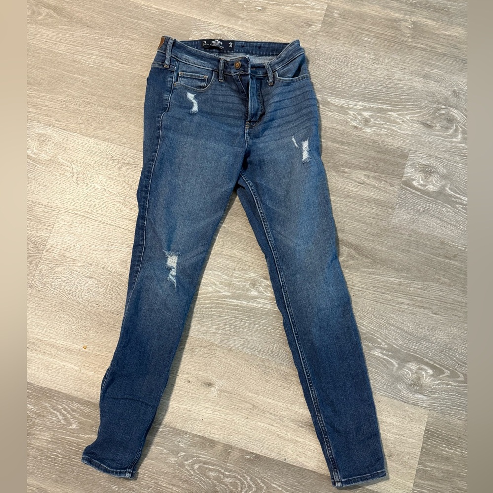 Hollister size 7